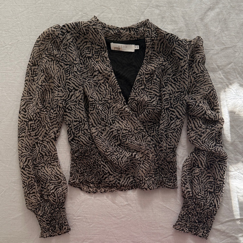 Astr Black and Cream Patterned Top